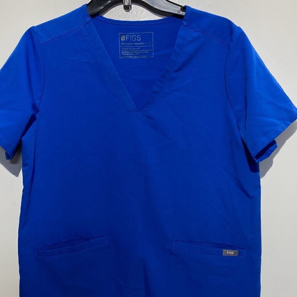 FIGS Women's Blue V-Neck Short Sleeve Two Pockets Scrub Top Size Medium